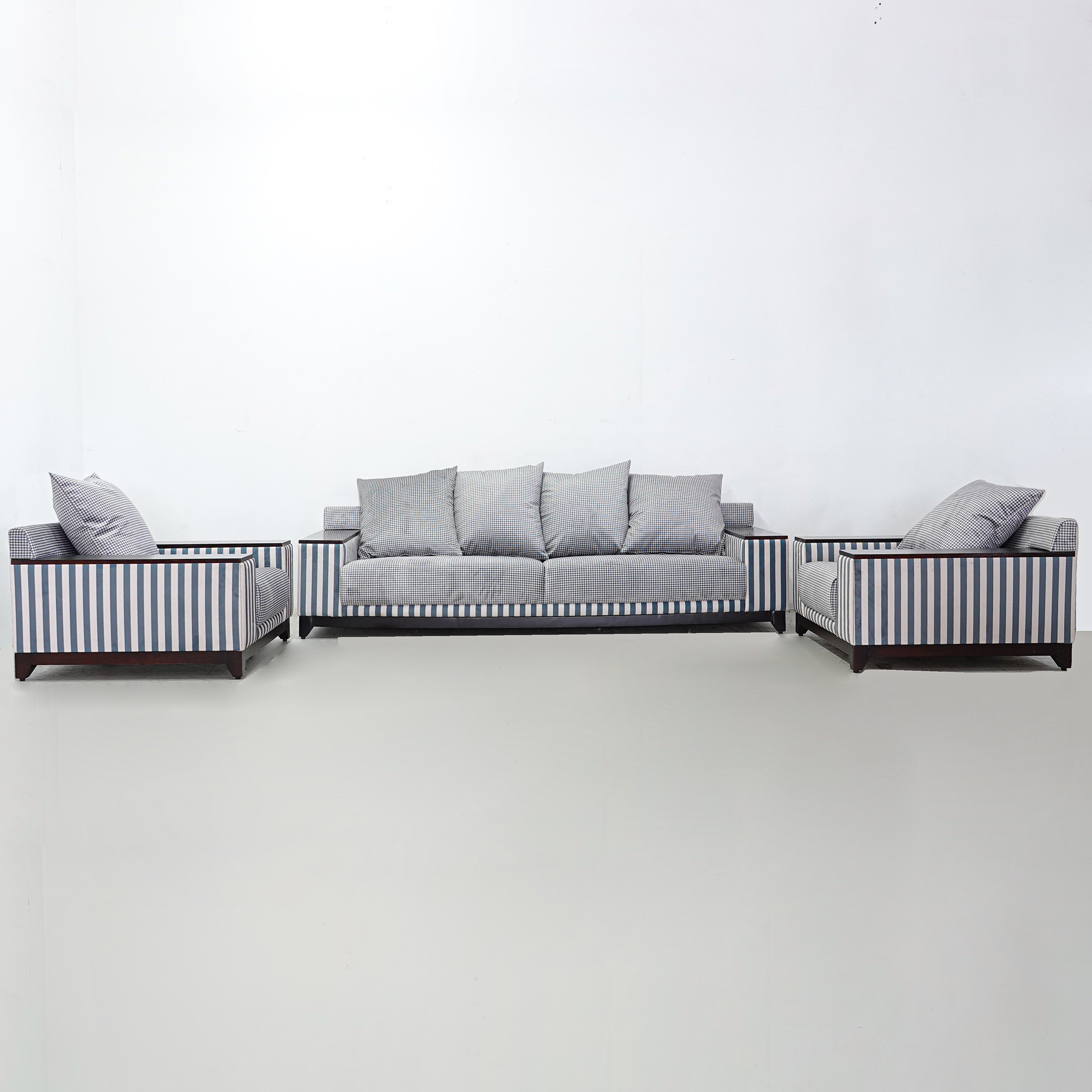 ISO03 (3+1+1) wooden sofa set